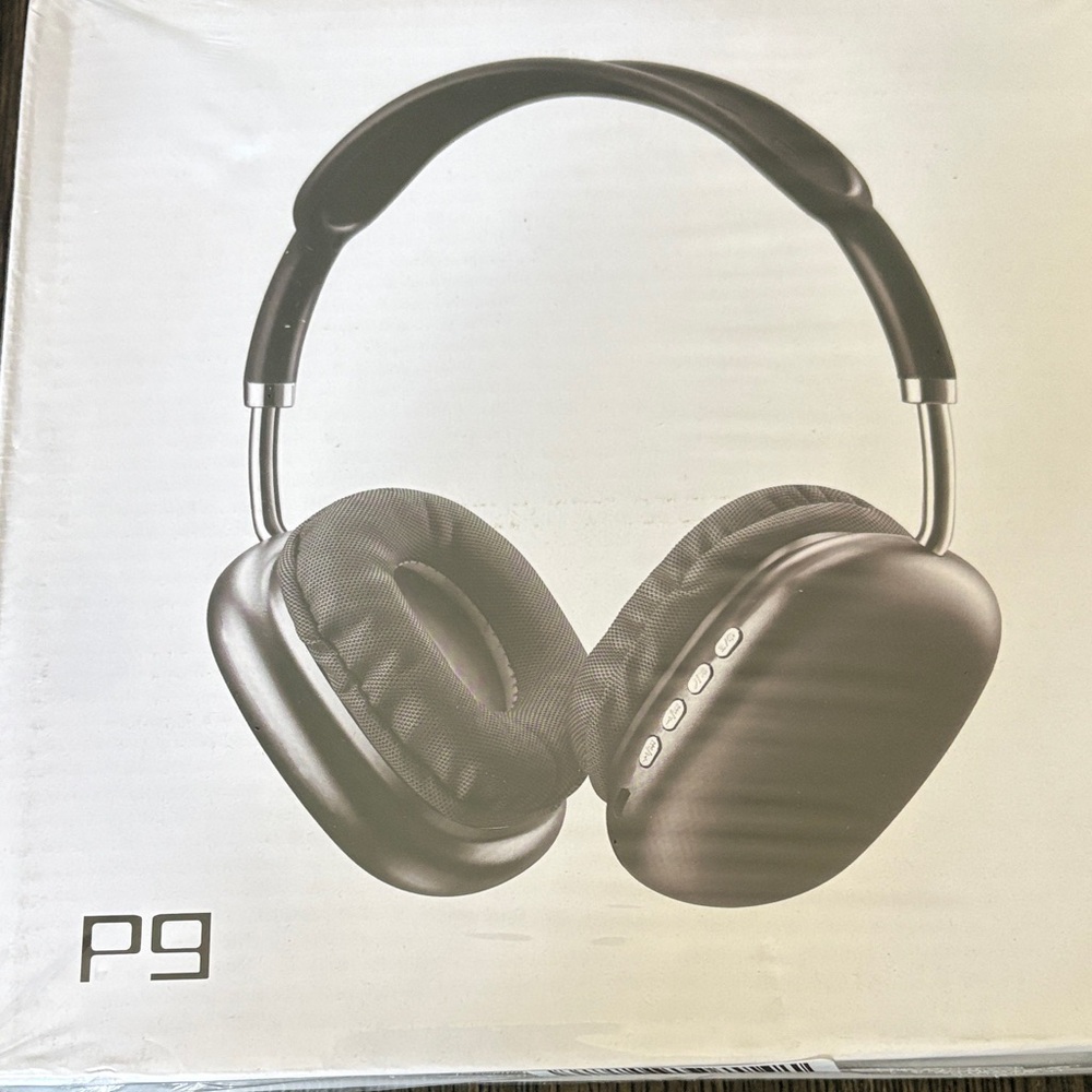 Over-Ear Wireless Headphones in Black